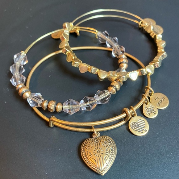 Alex & Ani Set of 3 Bangles/Etched Gold Heart/Lavender/Heart Beaded/Like New - Picture 1 of 5